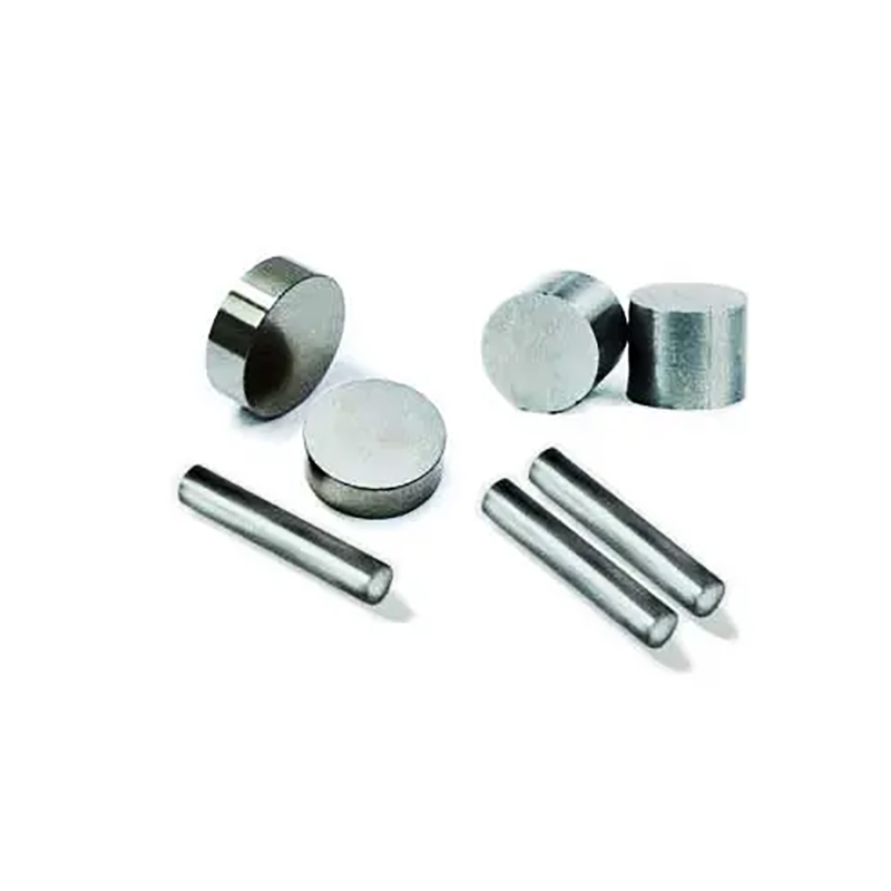 Magnets at high and low temperatures: A comprehensive analysis of how temperature affects magnetism